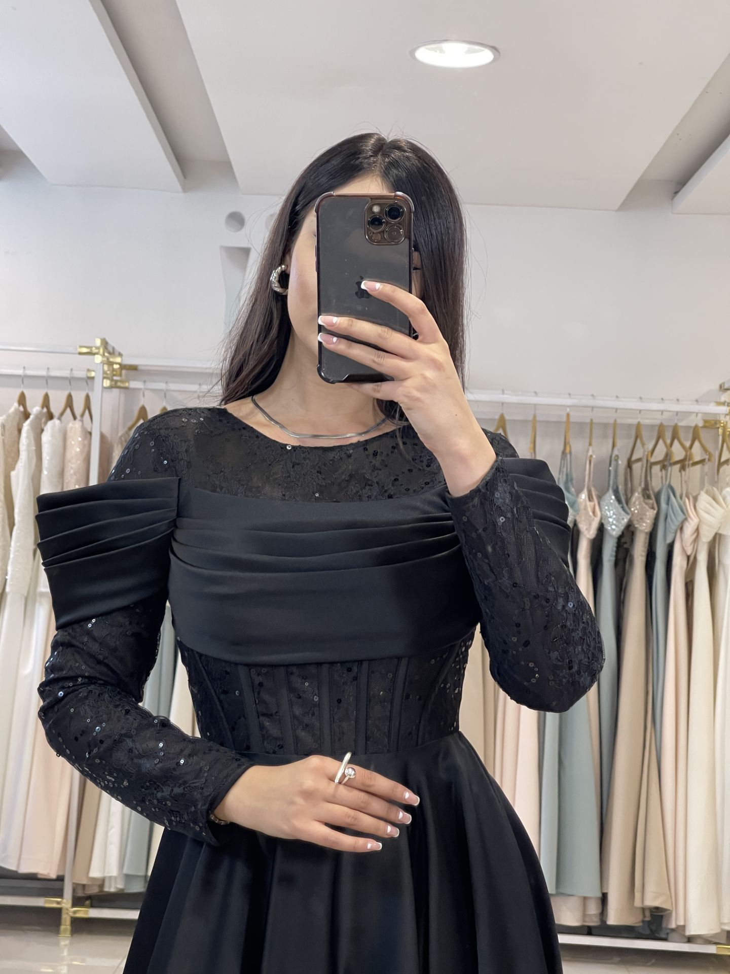 لباس 18